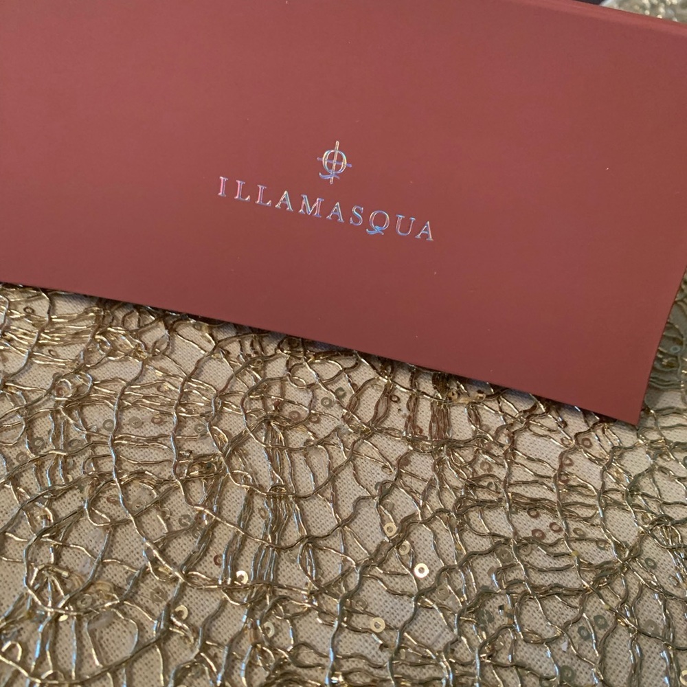 Illamasqua Unveiled Artistry Palette in Rich Pink